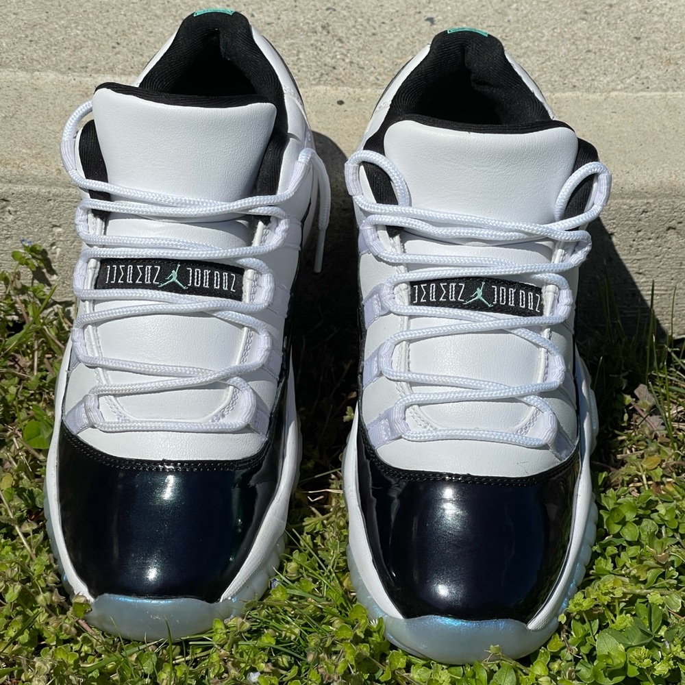 Jordan 11 low iridescent